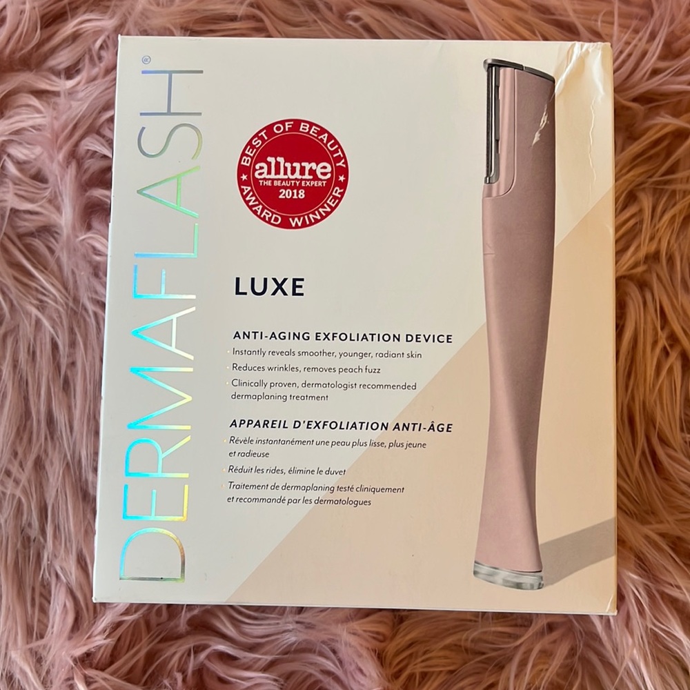 Dermaflash by Sephora LUXE+ Advanced Sonic Dermaplaning + Peach Fuzz Removal
